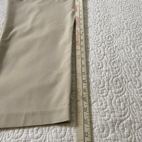 Dockers Khaki Wide Leg Cropped Tan Pants Mid Rise Size 8 - Picture 12 of 13